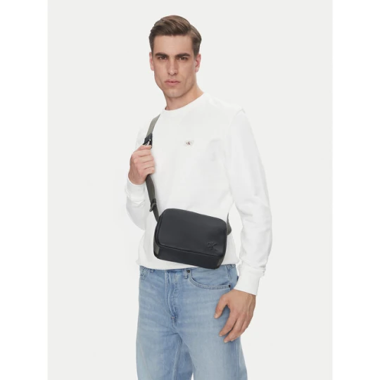 Zdjęcie produktu Saszetka Calvin Klein Jeans Cargo Camera Bag LV04G3081G Czarny