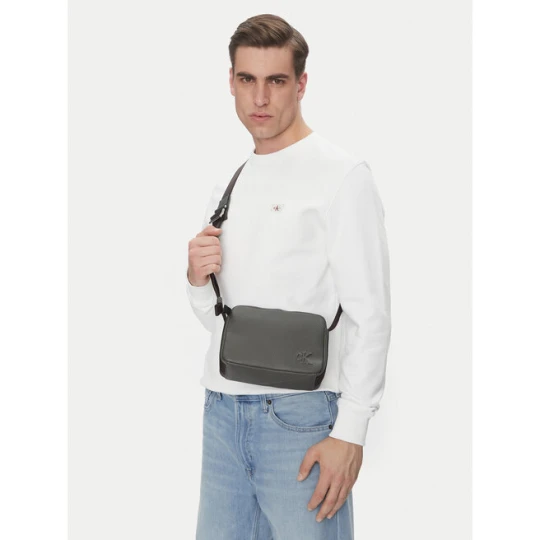 Zdjęcie produktu Saszetka Calvin Klein Jeans Cargo Camera Bag LV04G3081G Khaki