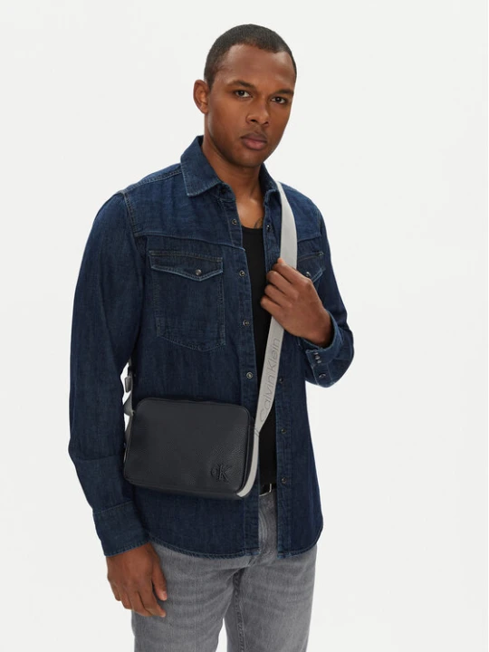 Zdjęcie produktu Saszetka Calvin Klein Jeans Cargo Camera Bag LV04G3081G Niebieski