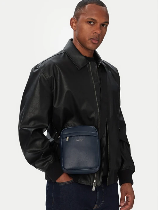 Zdjęcie produktu Saszetka Calvin Klein Raised Reporter LV04D3160G Granatowy