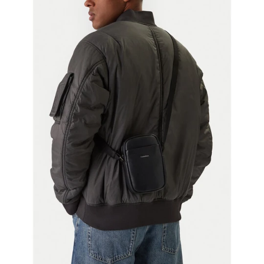 Zdjęcie produktu Saszetka Calvin Klein Raised Slim Reporter LV04D3278G Czarny