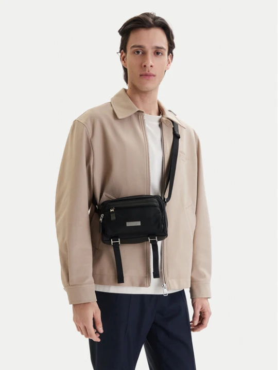 Zdjęcie produktu Saszetka Calvin Klein Sleek Utility Camera Bag LV04D3339G Czarny
