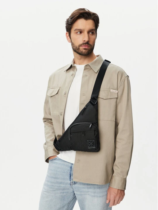 Zdjęcie produktu Saszetka Calvin Klein Utility Emblem Aop Crossbody LV04D3386G Czarny