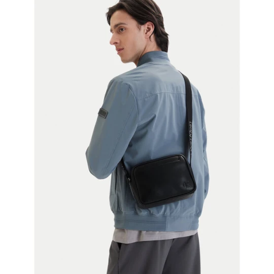 Zdjęcie produktu Saszetka Calvin Klein Webbing Strap Camera Bag LV04D3129G Czarny