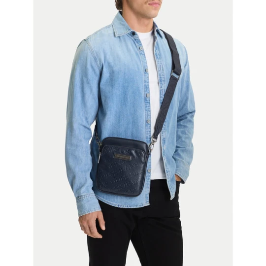 Zdjęcie produktu Saszetka Guess Jeans CWBEO-GUESS-B-003-09 Granatowy