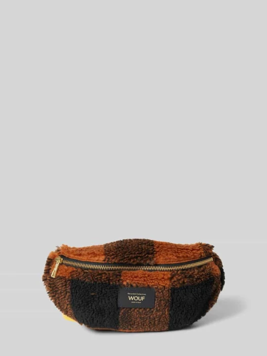 Zdjęcie produktu Saszetka nerka z naszywką z logo model ‘Brownie’ WOUF