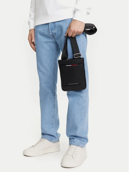 Zdjęcie produktu Saszetka Tommy Hilfiger Th Central Mini Crossover AM0AM13487 Czarny