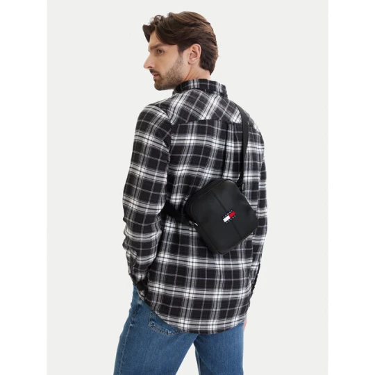 Zdjęcie produktu Saszetka Tommy Jeans Tjm Ess Daily Pu Reporter AM0AM14292 Czarny