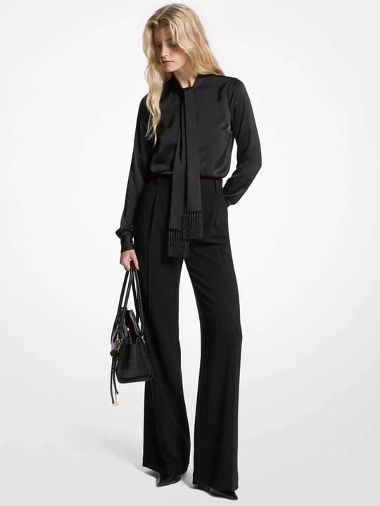 Zdjęcie produktu Satynowa bluzka wiązana na szyi z frędzlami Michael Kors CZARNY (Czarny)