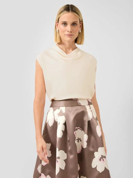Zdjęcie produktu Satynowy top z wodospadowym dekoltem s.Oliver kremowy