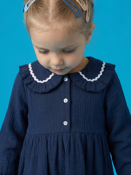 Zdjęcie produktu Sinsay - Bawełniana sukienka babydoll z ozdobnym kołnierzykiem - granatowy