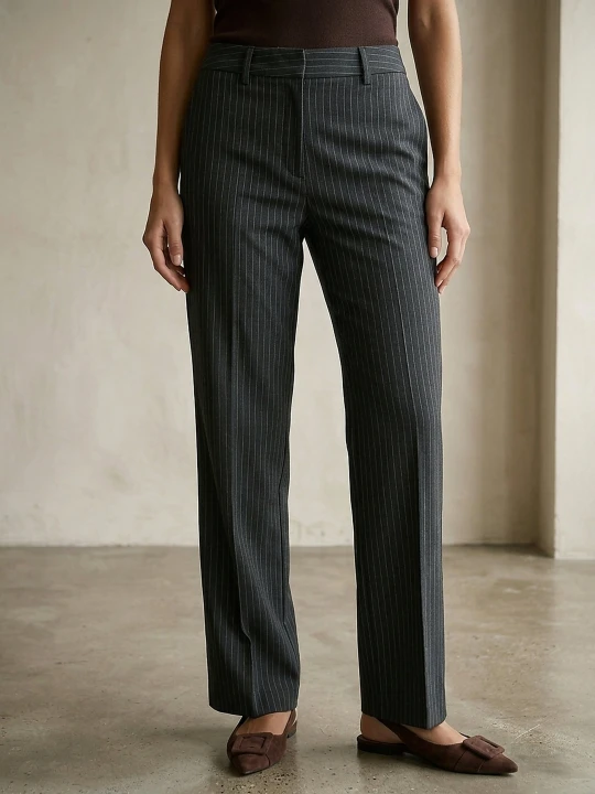 Zdjęcie produktu Sinsay - Eleganckie spodnie straight leg w paski z domieszką wiskozy - granatowy