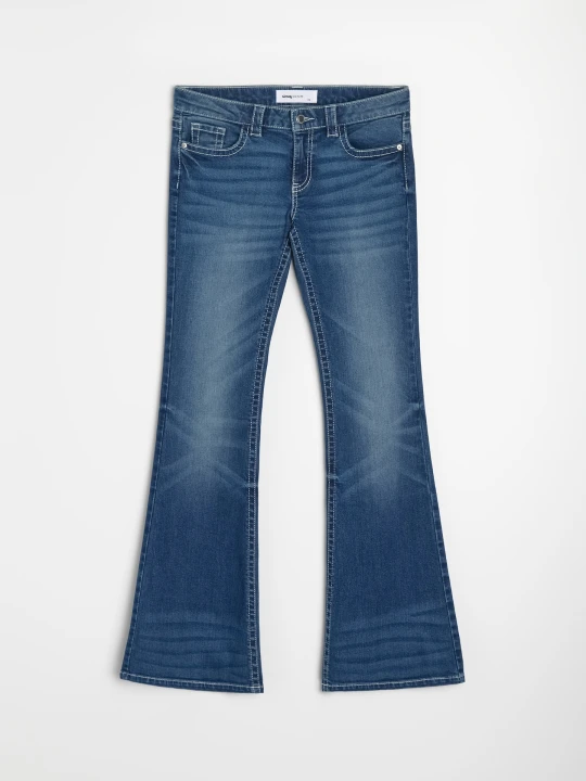 Zdjęcie produktu Sinsay - Jeansy flare z efektem sprania low waist - granatowy