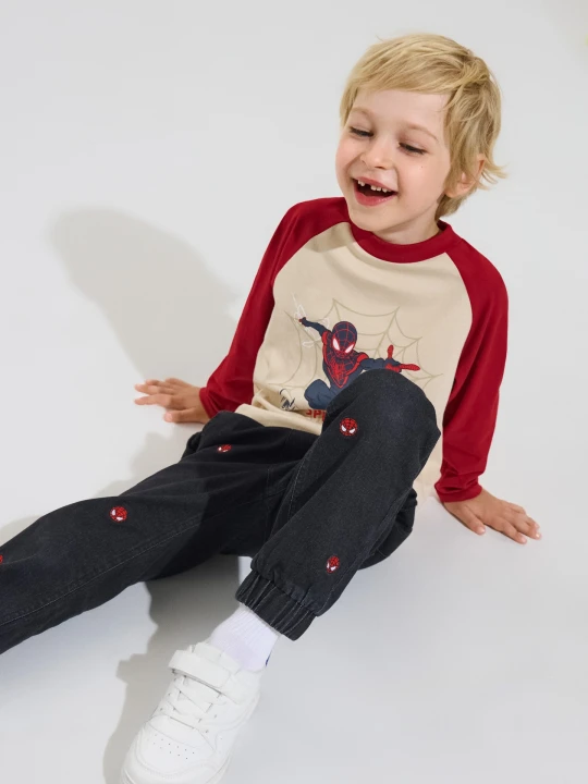 Zdjęcie produktu Sinsay - Jeansy jogger z haftem Spider-Man - czarny