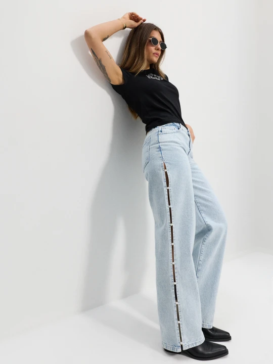 Zdjęcie produktu Sinsay - Jeansy straight wide leg ze średnim stanem i sztucznymi perełkami - niebieski