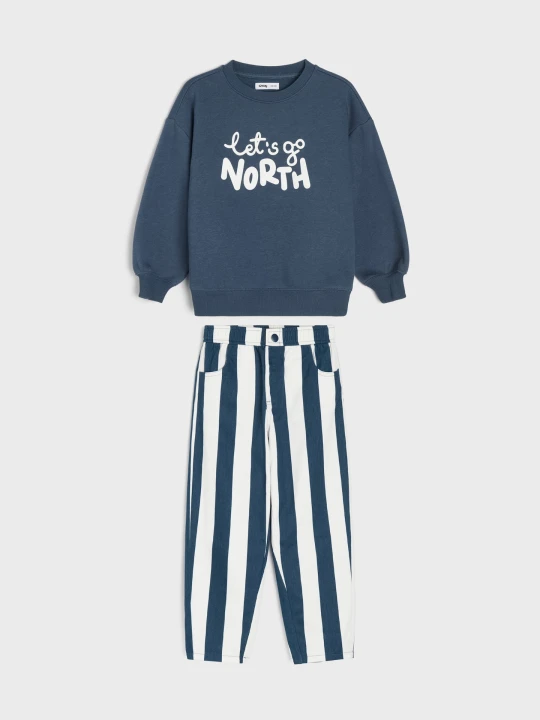 Zdjęcie produktu Sinsay - Komplet bluza crewneck z napisem i spodnie denim w paski - niebieski