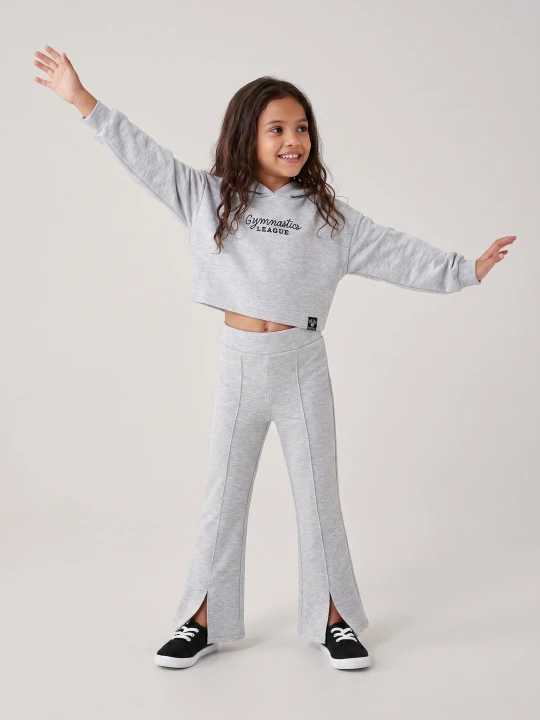 Zdjęcie produktu Sinsay - Krótka bluza hoodie z haftowanym napisem i domieszką wiskozy - szary