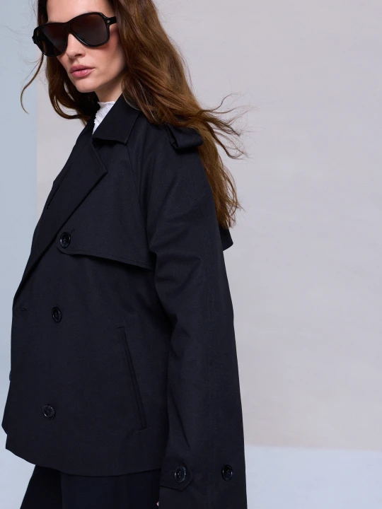 Zdjęcie produktu Sinsay - Krótki trencz dwurzędowy z paskiem z wykończniem twill - czarny