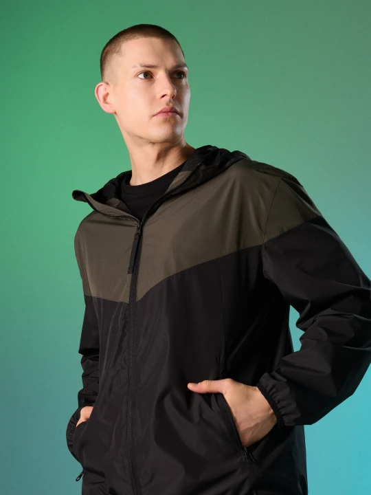 Zdjęcie produktu Sinsay - Lekka kurtka wiatrówka z kapturem - khaki