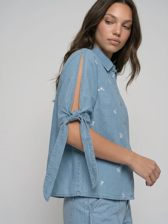 Zdjęcie produktu Sinsay - Lyocellowa koszula light denim z wiązanymi rękawami - niebieski