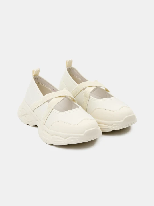 Zdjęcie produktu Sinsay - Sneakersy typu baleriny z elastycznymi paskami - kremowy