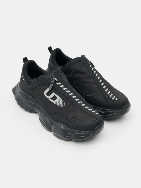 Zdjęcie produktu Sinsay - Sportowe sneakersy z lekką podeszwą - czarny