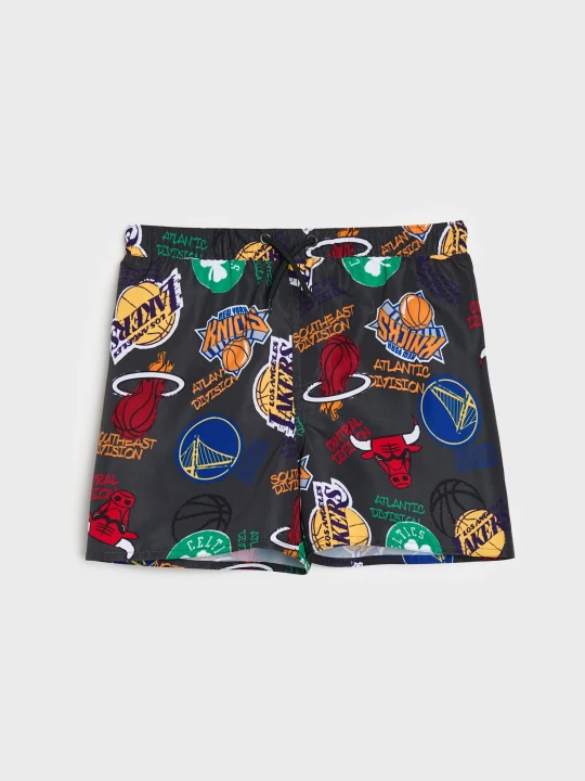 Zdjęcie produktu Sinsay - Szorty kąpielowe z nadrukiem drużyn NBA - czarny