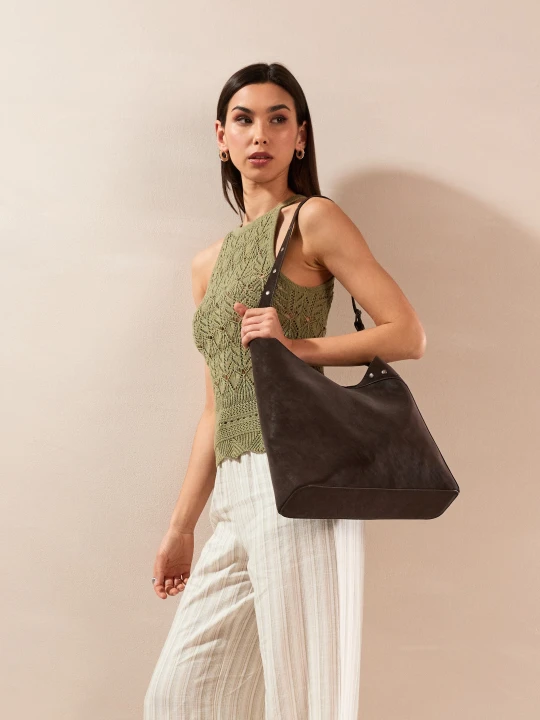 Zdjęcie produktu Sinsay - Torba hobo z imitacji skóry z ozdobnymi ćwiekami i kosmetyczką - brązowy
