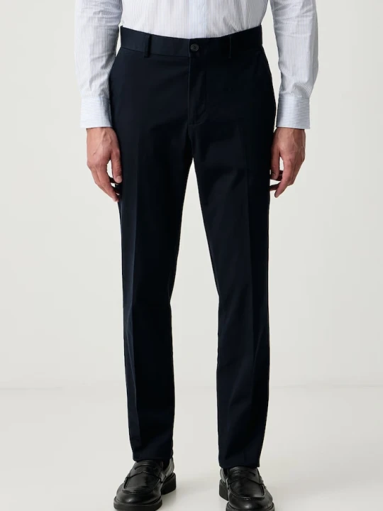 Zdjęcie produktu Sisley spodnie chinos męskie bawełniane z elastanem granatowy
