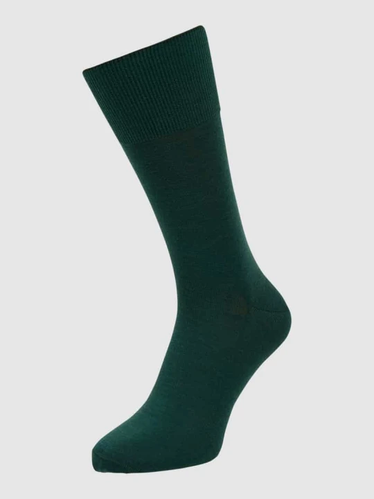 Zdjęcie produktu Skarpety z mieszanki żywej wełny model ‘Airport Sock’ Falke Ciemnozielony