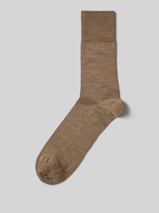 Zdjęcie produktu Skarpety z mieszanki żywej wełny model ‘Airport Sock’ Falke Beżowy
