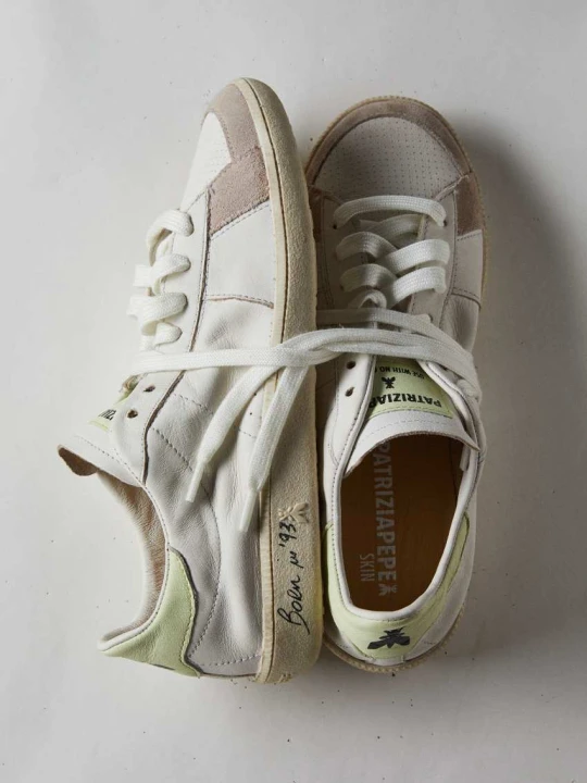 Zdjęcie produktu SKIN Sneakers "Born in '93" ze skóry nappa Patrizia Pepe biały