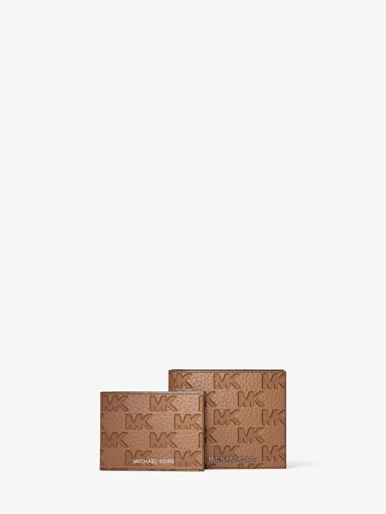 Zdjęcie produktu Składany portfel z klapką na dowód osobisty Hudson ze skóry z wytłoczonym logo Michael Kors BRĄZOWY (Brązowy)