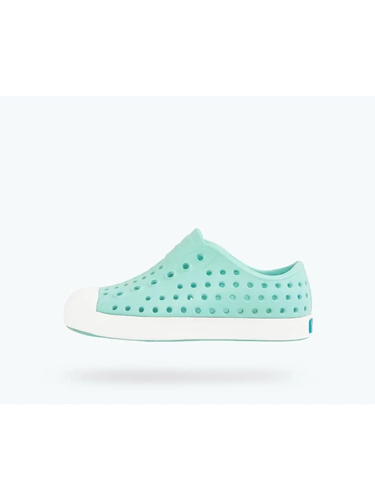 Zdjęcie produktu Native Slippersy w kolorze biało-turkusowym rozmiar: 22