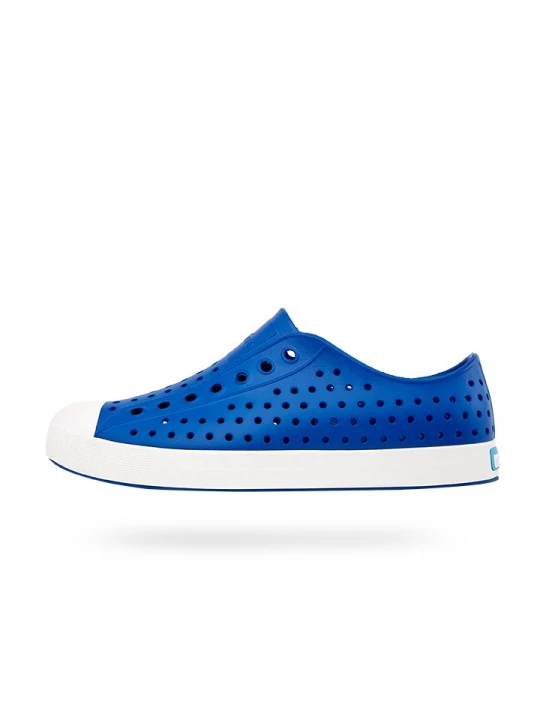 Zdjęcie produktu Native Slippersy w kolorze niebiesko-białym rozmiar: 22