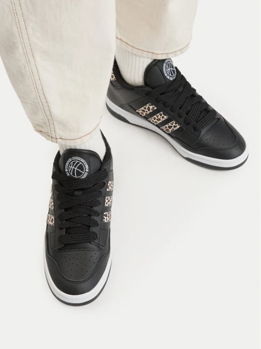 Zdjęcie produktu Sneakersy adidas Rapid Court Low Shoes HQ7669 Czarny