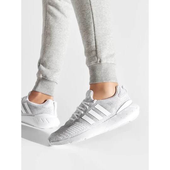Zdjęcie produktu Sneakersy adidas Swift Run 22 GZ3499 Szary