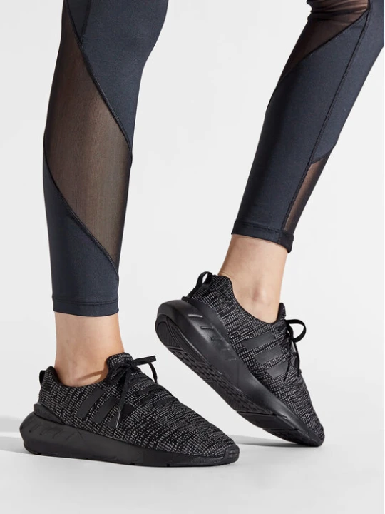 Zdjęcie produktu Sneakersy adidas Swift Run 22 J GW8166 Czarny