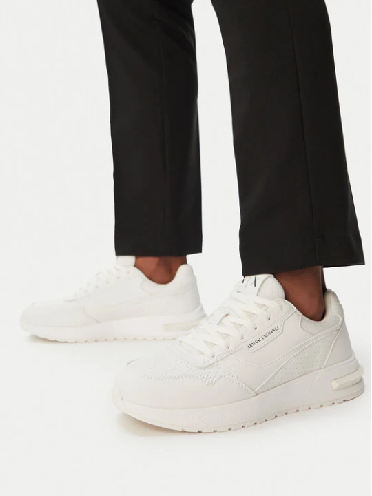 Zdjęcie produktu Sneakersy Armani Exchange XM002625 AF22779 U0003 Biały