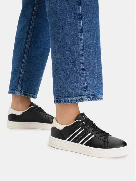 Zdjęcie produktu Sneakersy Armani Exchange XW002231 AF21421 MC024 Czarny