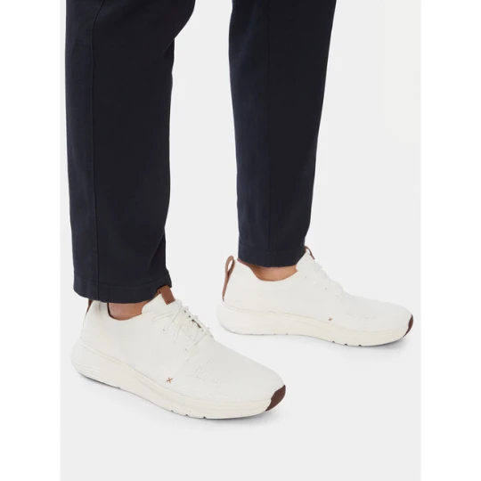 Zdjęcie produktu Sneakersy Clarks Motion Trek MX 26181985 Biały