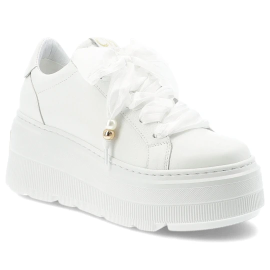 Zdjęcie produktu Sneakersy damskie Chebello, model na podwyższonej platformie z cholewką ze skóry naturalnej, wiązany szerokimi tasiemkami, z masywną podeszwą o wyraź biały