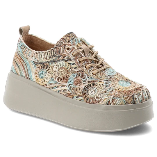 Zdjęcie produktu Sneakersy damskie Filippo, cholewka z materiału tekstylnego z ozdobnym haftem wiązany fason na solidnej platformie, pomarańczowe, DP7799 / 26