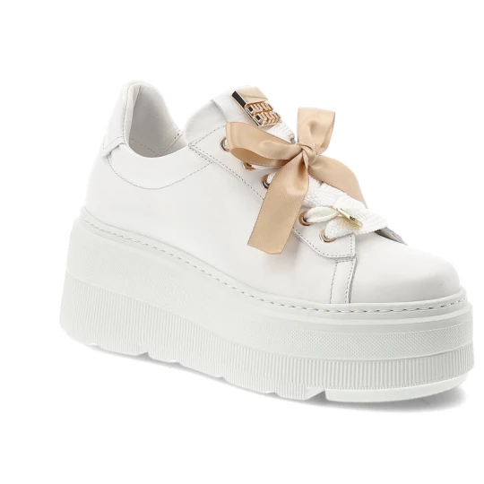 Zdjęcie produktu Sneakersy damskie Karino, cholewka ze skóry naturalnej gładkiej ozdobne sznurowanie z szerokimi wstążkami masywna podwyższona podeszwa zapewniająca s biały
