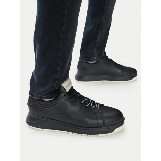Zdjęcie produktu Sneakersy Emporio Armani EM003663 AF18212 MC105 Czarny