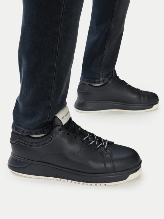 Zdjęcie produktu Sneakersy Emporio Armani EM003663 AF18212 MC105 Czarny