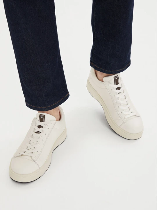 Zdjęcie produktu Sneakersy Emporio Armani EM005292 AF24320 U0003 Biały