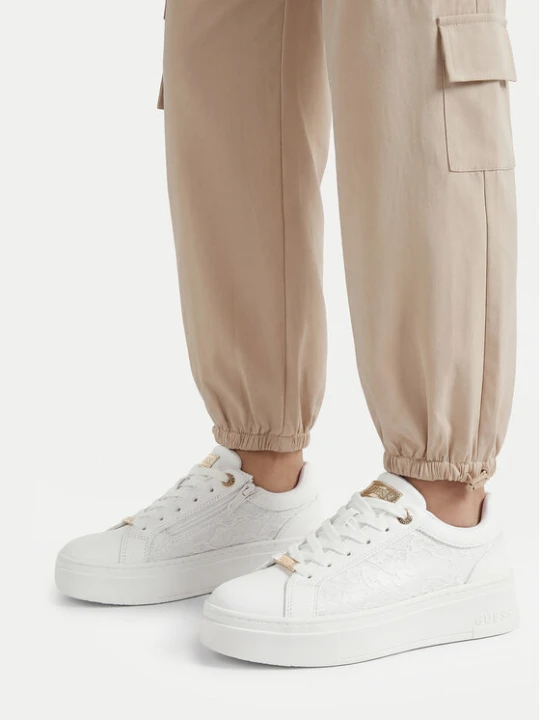 Zdjęcie produktu Sneakersy Guess CEO-AVO-357-018-1 Biały