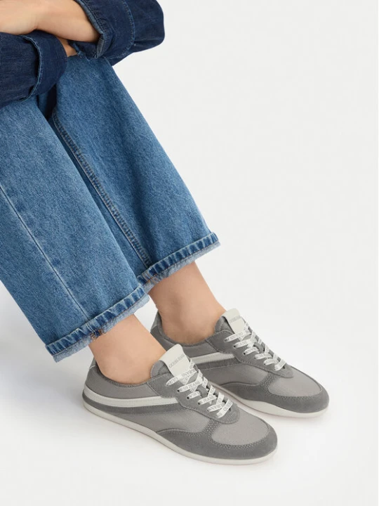 Zdjęcie produktu Sneakersy Guess Jeans EO-GJ2128 Szary