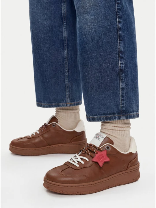 Zdjęcie produktu Sneakersy Guess Jeans EO-GSJ120 Brązowy jasny